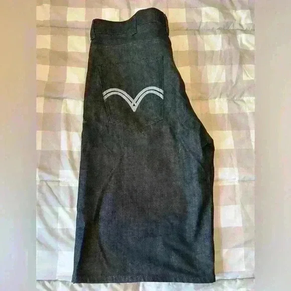 Levi’s vintage dark denim shorts - Picture 2 of 4